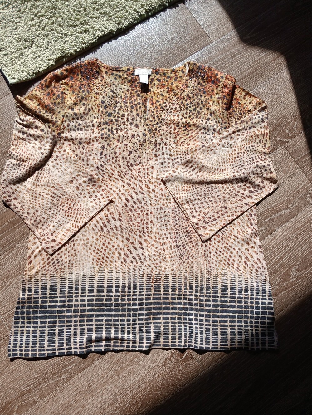 Chico's Short Sleeve Printed Tee Tan, Black Brown Bedazzled Sparkly All Seasons